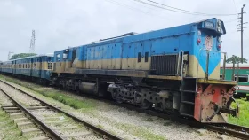 ট্রেনের ইঞ্জিনে ত্রুটি, দুই ঘণ্টা ট্রেন চলাচল বিঘ্নিত&nbsp;