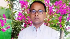 ঋণে জর্জরিত প্রধান শিক্ষকের গলায় ফাঁস