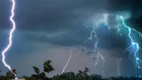 সিংগাইরে বজ্রপাতে দুই কৃষকের মৃত্যু