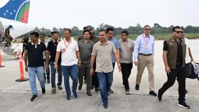 কূটনৈতিক সফরে ঢাকা ছাড়তে বিমানবন্দরের পথে প্রধানমন্ত্রী