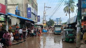 কোটি টাকার সড়কে জলাবদ্ধতায় দুর্ভোগ