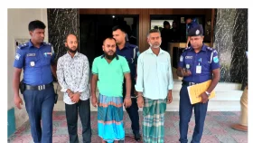 নারায়ণগঞ্জে সংঘবদ্ধ গাড়ি চোরচক্রের ৩ সদস্য গ্রেপ্তার