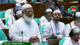 হাসপাতালের মেঝেতে রোগীর শুয়ে থাকার দৃশ্য লজ্জাজনক