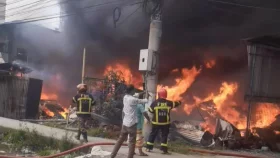 নারায়ণগঞ্জে ঝুটের গোডাউনে আগুন