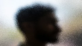 &lsquo;ব্রিটেনে এসে প্রথমবার মানুষের হাসি দেখেছি&rsquo;
