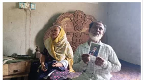 ছেলের কাপড় বুকে জড়িয়ে আছেন মা, ছবি হাতে বাবার কান্না&nbsp;