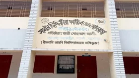 শার্শায় ছাত্রীকে কু-প্রস্তাব শিক্ষকের, থানায় অভিযোগ