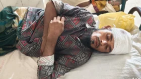 জমি নিয়ে বিরোধে জেলেকে কুপিয়ে জখম
