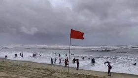 বঙ্গোপসাগরে সুস্পষ্ট লঘুচাপ, সমুদ্রবন্দরে ৩ নম্বর সতর্কসংকেত