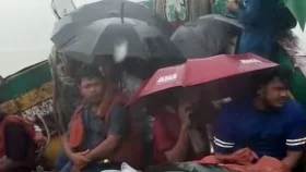 মৃত্যুঝুঁকি নিয়ে সেন্টমার্টিনে ফিরছেন শতাধিক মানুষ