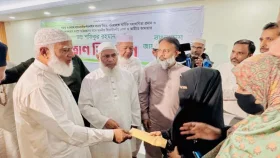 চট্টগ্রামে পাহাড়ধস-দেয়ালধসে নিহতদের পরিবারকে সহায়তা দিলেন জামায়াতের আমির