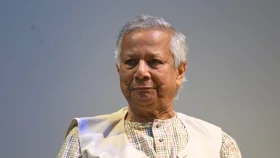 ড. ইউনূসসহ ৪ জনের বিরুদ্ধে মামলা নেননি আদালত