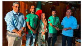 প্রধানমন্ত্রীর সঙ্গে বিডি ক্লিন প্রতিনিধিদলের সৌজন্য সাক্ষাৎ