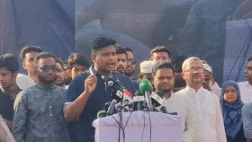 এই ফার্মের মুরগিরা রাস্তায় নেমেছিল বলেই আপনি মন্ত্রী
