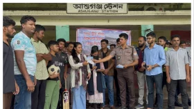 চলন্ত ট্রেনে ঢিল ছোড়া ঠেকাতে রেলওয়ে পুলিশের প্রচারণা