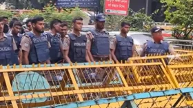 শিক্ষার্থীদের শিক্ষা মন্ত্রণালয় অভিমুখে লং মার্চ, সড়ক বন্ধ করল পুলিশ