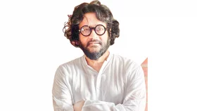 জন্মদিনে শিক্ষার্থীদের সুশৃঙ্খল বার্তা দিলেন সুরের জাদুকর