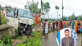 বিয়ের মাইক্রোবাস খাদে পড়ে শিশুসহ নিহত ২, বর-কনেসহ আহত ১২
