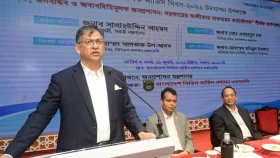 জনপ্রত্যাশা পূরণে সরকারি কর্মকর্তাদের পক্ষপাতমুক্ত ও পেশাদার হওয়ার আহ্বান স্বরাষ্ট্রমন্ত্রীর
