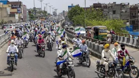 দিল্লিমুখী হাজারো কৃষক, নতুন চাপে মোদি সরকার