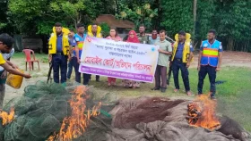 ঝালকাঠিতে যৌথ অভিযানে ২২ হাজার মিটার অবৈধ জাল জব্দ