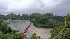 বন্ধ হলো কাপ্তাই বাঁধের ১৬টি জলকপাট