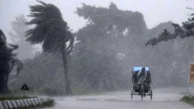 ঢাকা-চট্টগ্রামসহ দশ অঞ্চলে ৬০ কিলোমিটার বেগে ঝড়ের আভাস