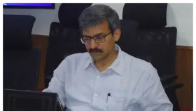 কেন্দ্রীয় শিক্ষা সচিবকে অপসারণ করল মোদি সরকার