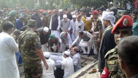 &lsquo;পল্লী নিবাসে&rsquo; চিরনিদ্রায় শায়িত হলেন এরশাদ