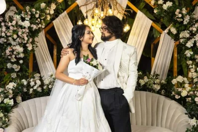 স্বামী হাসান আজাদের সঙ্গে স্বাগতা