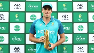 ম্যাচ ও সিরিজসেরা হয়েছেন দুইবার ৪ উইকেট শিকার করা জেভিয়ার বার্টলেট