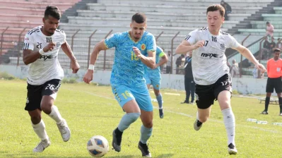 ম্যাচসেরা আবাহনীর ব্রাজিলিয়ান মিডফিল্ডার ব্রুনো রোকা 