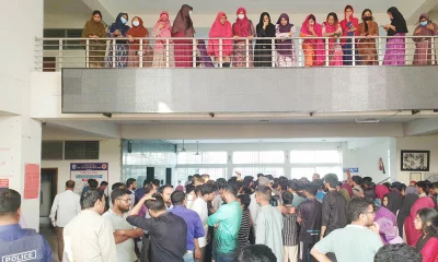 আন্দোলনরত শিক্ষার্থীরা