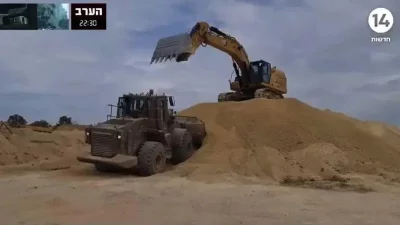 গত ১৭ই ফেব্রুয়ারি ইসরায়েলি চ্যানেল ফোরটিনের ইউটিউবে আপলোড করা ভিডিওতে দেখা যায়, গাজায় নতুন একটি রাস্তা নির্মাণের কাজ চলছে।