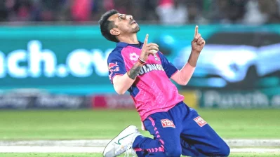 প্রথম বোলার হিসেবে আইপিএলে ২০০ উইকেট নিলেন যুজবেন্দ্র চাহাল