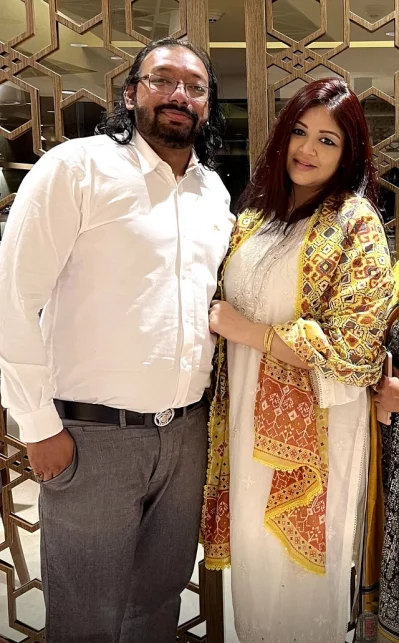 স্বামী এহসানুল হকের সঙ্গে শার্লিন ফারজানা