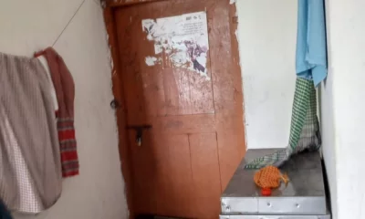 কক্ষে তালা দিয়ে শিক্ষার্থীদের বের করে দিয়েছে ছাত্রলীগ 