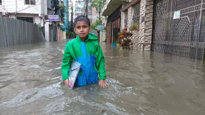 ২৩৫ মিলিমিটার বৃষ্টিতে জলমগ্ন চট্টগ্রাম