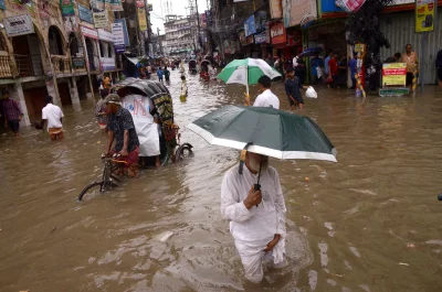 ২৩৫ মিলিমিটার বৃষ্টিতে জলমগ্ন চট্টগ্রাম