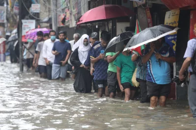 ২৩৫ মিলিমিটার বৃষ্টিতে জলমগ্ন চট্টগ্রাম