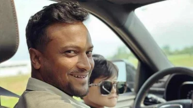 কোটা আন্দোলনের মাঝে এই ছবির কারণে সাকিব ব্যাপক সমালোচিত হন।