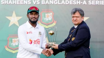 ম্যাচসেরা হন জাকের আলী অনিক।