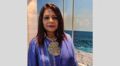 লেখক ইশরাত নাসিমা হাবীব। 