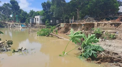গোমতী নদীর ভাঙন | ছবি: দেশ রূপান্তর    