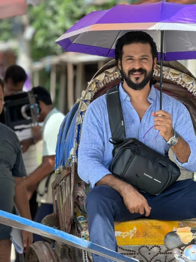 বিজ্ঞাপনের শুটিংয়ের একটি দৃশ্যে চিত্রনায়ক নিরব 