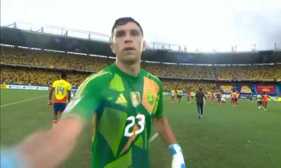 ক্যামেরায় থাপ্পড় মারছেন মার্তিনেজ।