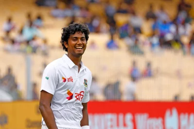 হাসান মাহমুদের আনন্দ। ছবি: মোশারফ ভুবন