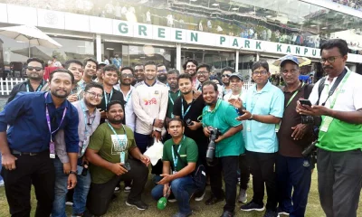 সাকিবের সম্ভাব্য শেষ টেস্টের স্মৃতিটা ধরে রাখলেন সাংবাদিকরা। ছবি: মোশারফ ভুবন