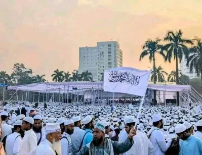 সোহরাওয়ার্দী উদ্যানের কয়েক কিলোমিটার জুড়ে শুধুই আলেম-ওলামা