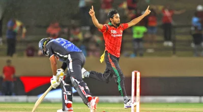তানজিম সাকিব নেন ২ উইকেট